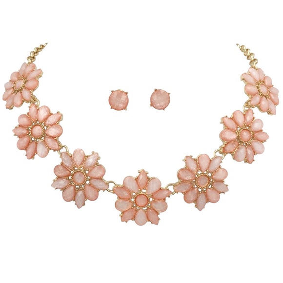 Light Pink Daisy Flower Necklace Earrings Set - Picture 1 of 3